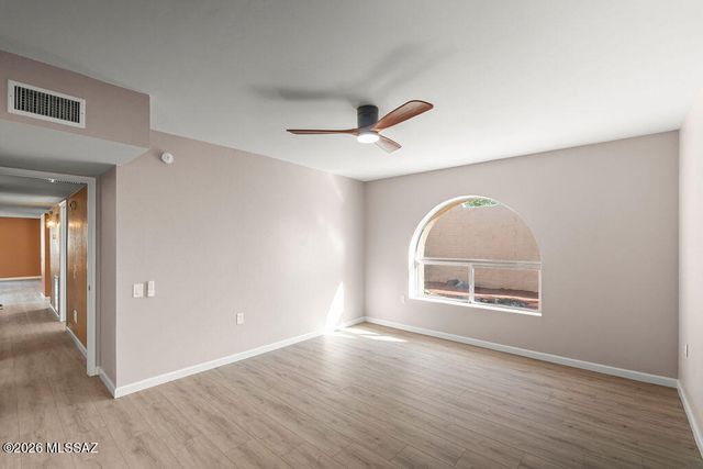 757 W Calle Del Regalo, Green Valley, AZ 85614