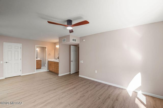 757 W Calle Del Regalo, Green Valley, AZ 85614