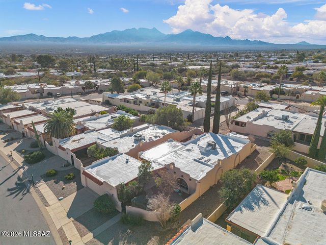 757 W Calle Del Regalo, Green Valley, AZ 85614