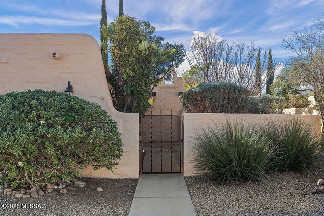 757 W Calle Del Regalo, Green Valley, AZ 85614