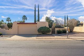 757 W Calle Del Regalo, Green Valley, AZ 85614
