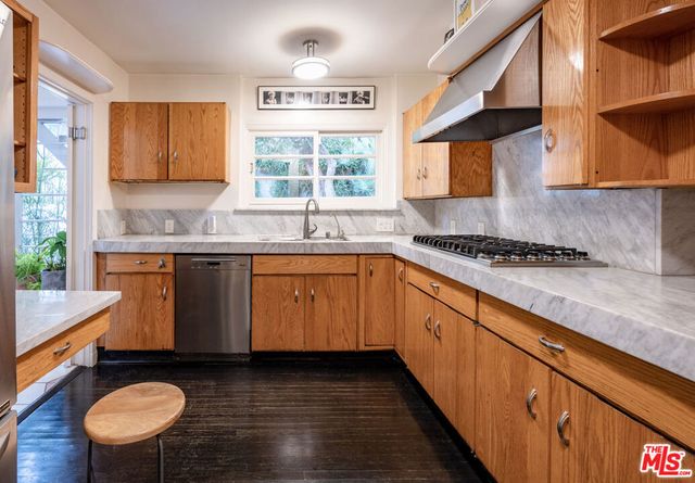 2331 Outpost Drive, Los Angeles, CA 90068