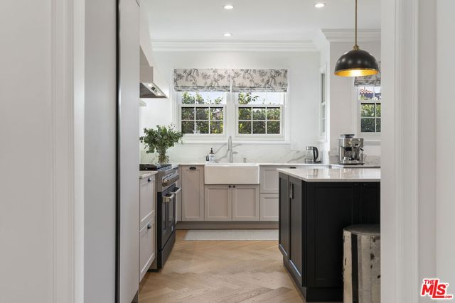 202 S Citrus Avenue, Los Angeles, CA 90036