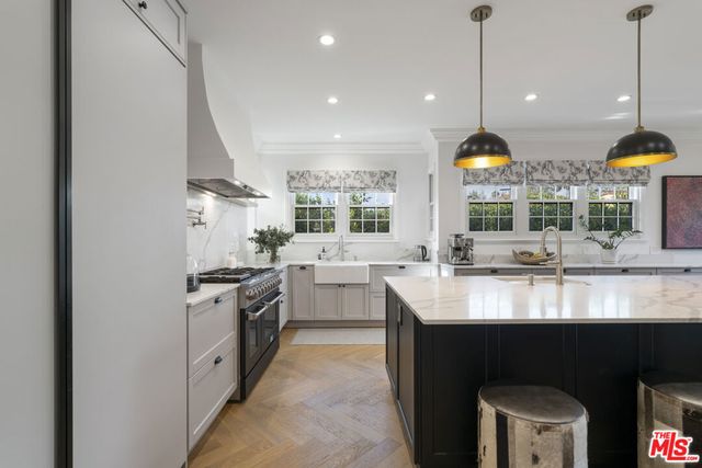 202 S Citrus Avenue, Los Angeles, CA 90036