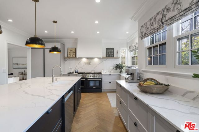 202 S Citrus Avenue, Los Angeles, CA 90036