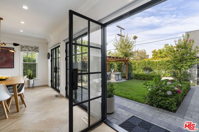 202 S Citrus Avenue, Los Angeles, CA 90036
