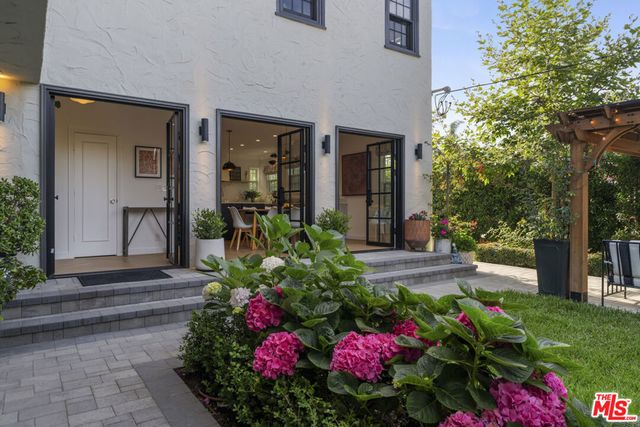 202 S Citrus Avenue, Los Angeles, CA 90036