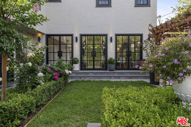 202 S Citrus Avenue, Los Angeles, CA 90036