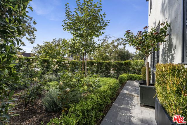 202 S Citrus Avenue, Los Angeles, CA 90036