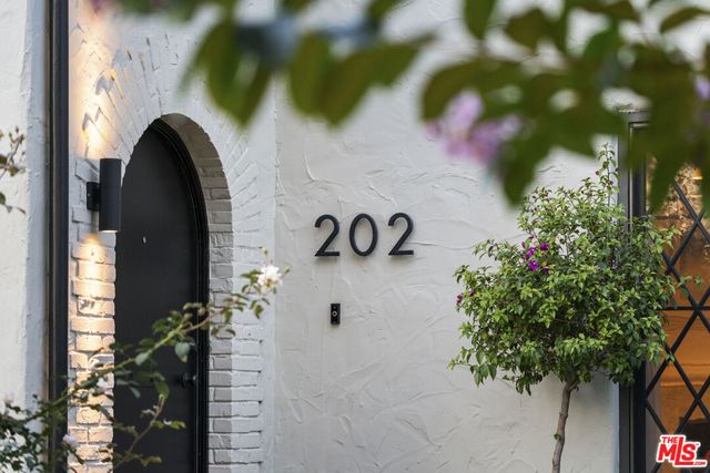 202 S Citrus Avenue, Los Angeles, CA 90036