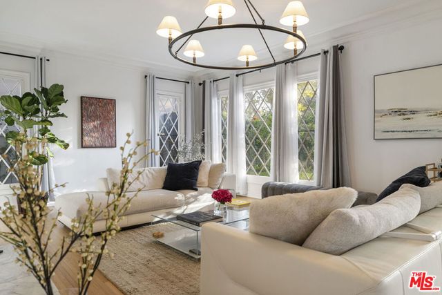 202 S Citrus Avenue, Los Angeles, CA 90036