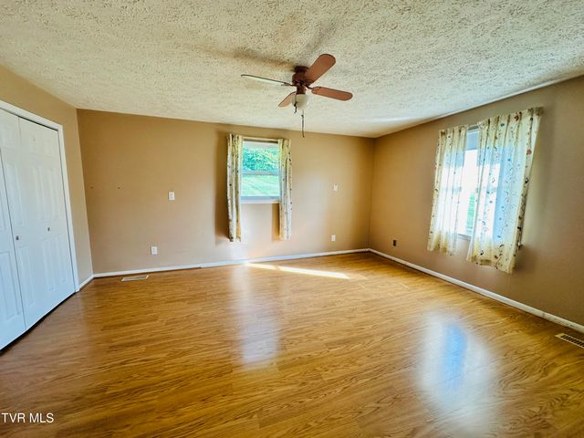 28236 Lee Highway, Meadowview, VA 24361