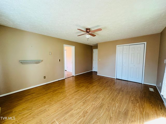 28236 Lee Highway, Meadowview, VA 24361