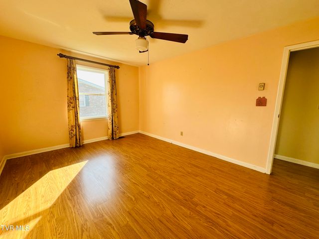 28236 Lee Highway, Meadowview, VA 24361