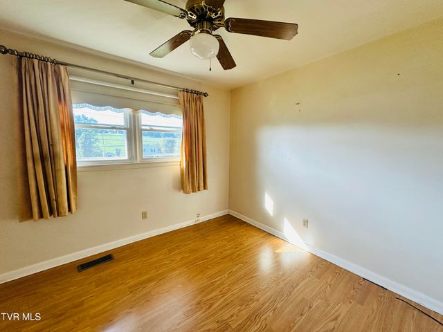 28236 Lee Highway, Meadowview, VA 24361