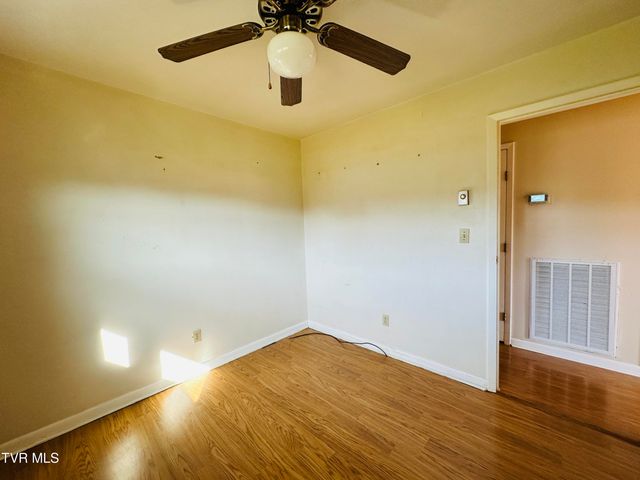 28236 Lee Highway, Meadowview, VA 24361