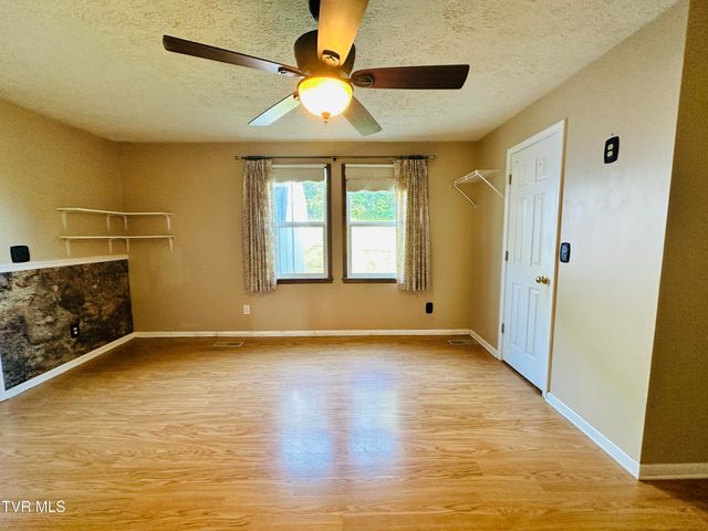 28236 Lee Highway, Meadowview, VA 24361