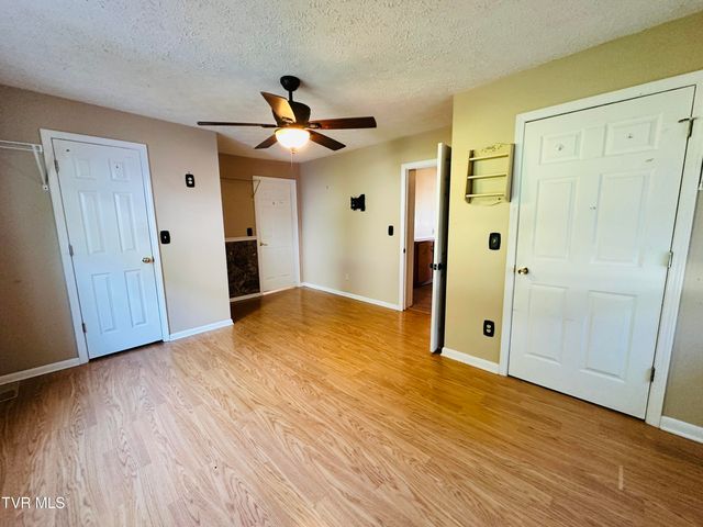 28236 Lee Highway, Meadowview, VA 24361