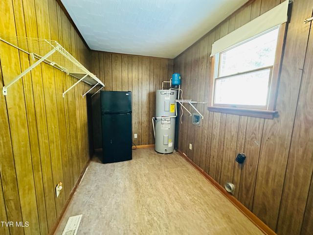 28236 Lee Highway, Meadowview, VA 24361