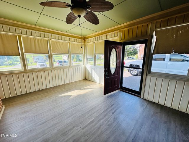 28236 Lee Highway, Meadowview, VA 24361