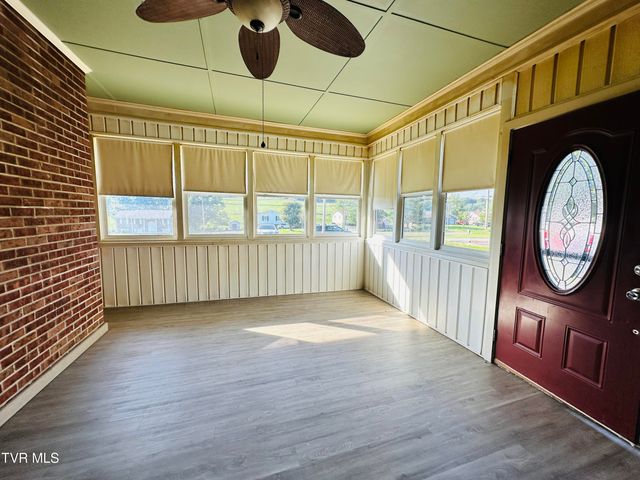 28236 Lee Highway, Meadowview, VA 24361