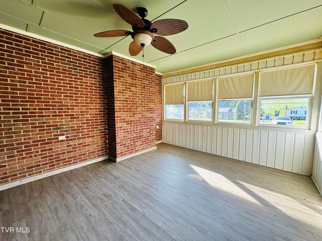 28236 Lee Highway, Meadowview, VA 24361