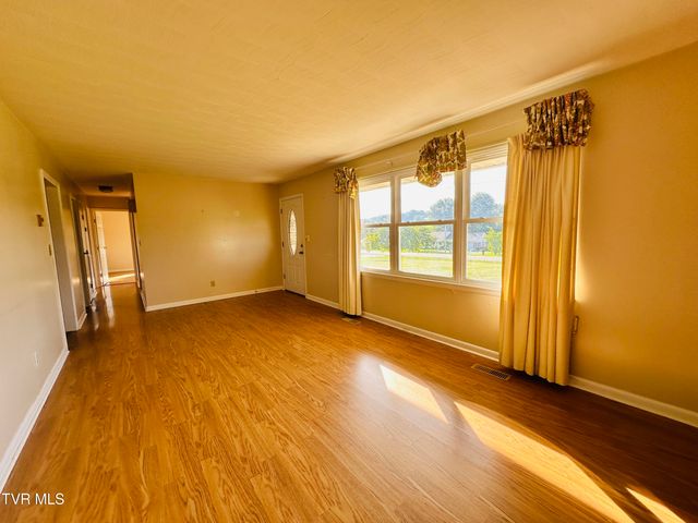 28236 Lee Highway, Meadowview, VA 24361