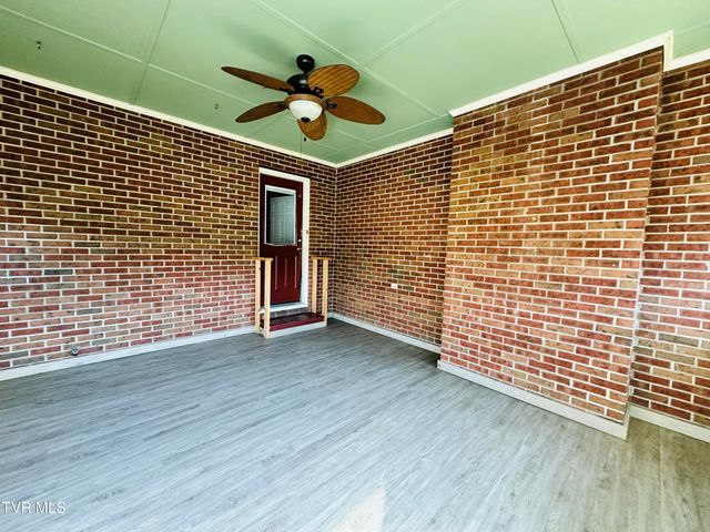 28236 Lee Highway, Meadowview, VA 24361