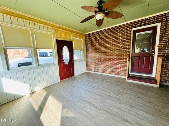28236 Lee Highway, Meadowview, VA 24361
