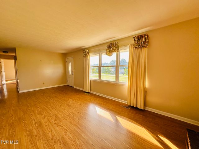 28236 Lee Highway, Meadowview, VA 24361