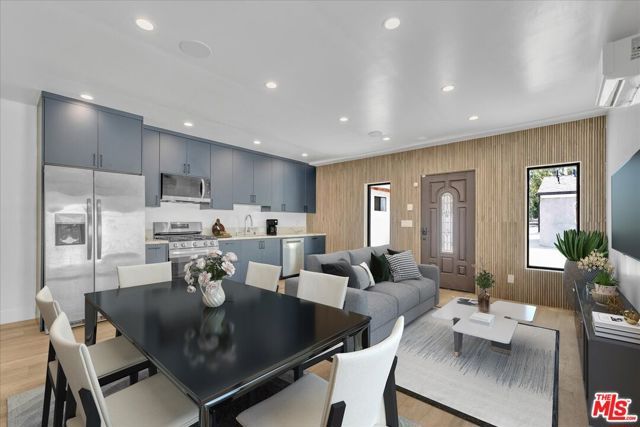 14121 Califa Street, Sherman Oaks, CA 91401