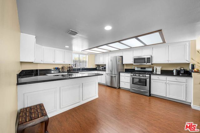 554 E San Jose Avenue 203, Burbank, CA 91501