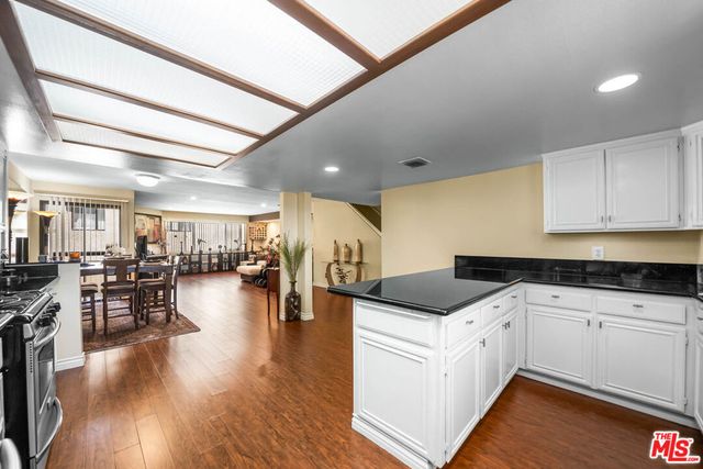 554 E San Jose Avenue 203, Burbank, CA 91501