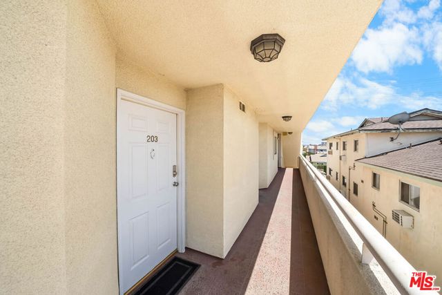 554 E San Jose Avenue 203, Burbank, CA 91501