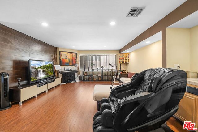 554 E San Jose Avenue 203, Burbank, CA 91501