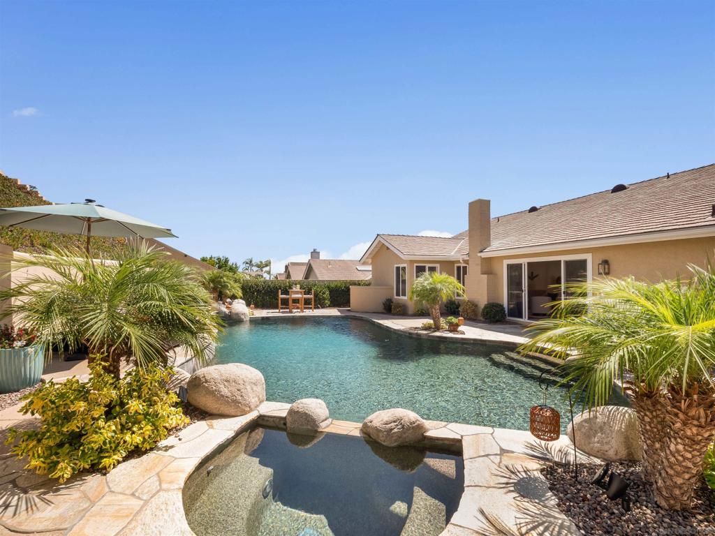 Image 10 of property listing at 1022 Daisy Avenue, Carlsbad, CA 92011