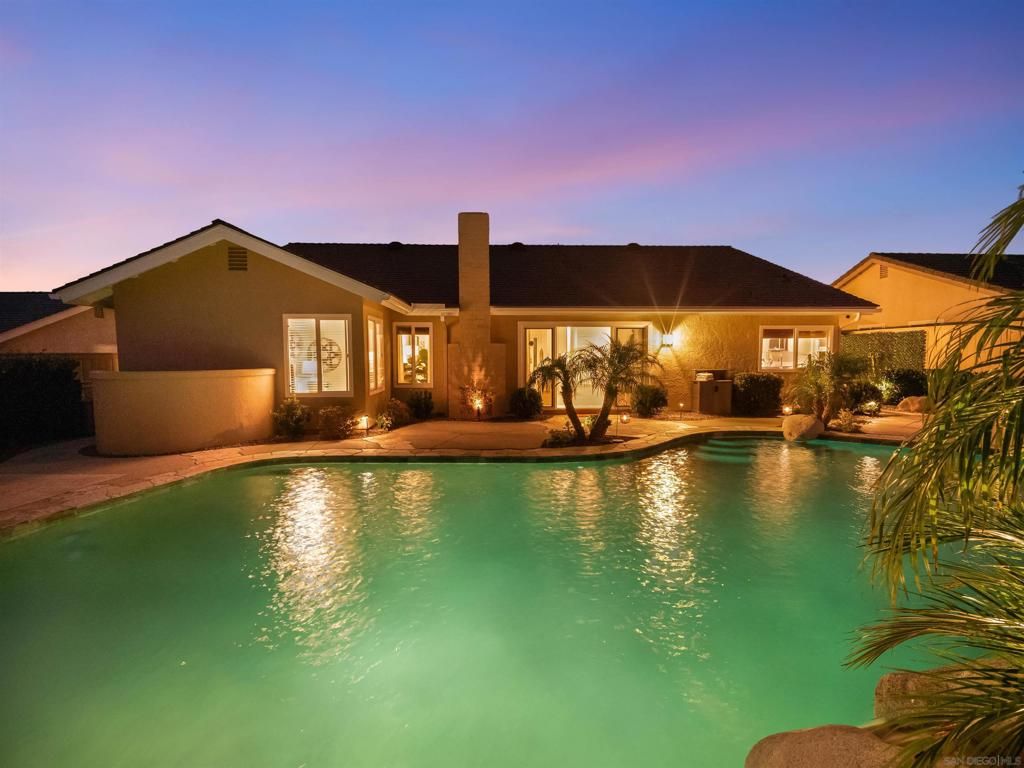 Image 14 of property listing at 1022 Daisy Avenue, Carlsbad, CA 92011