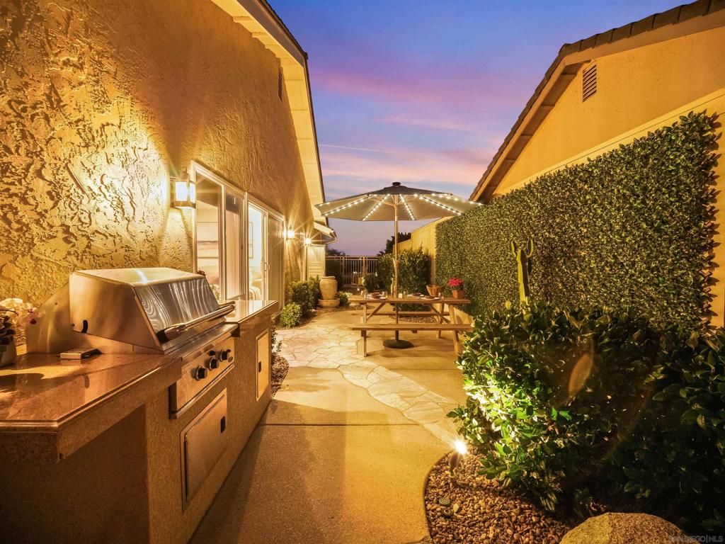 Image 22 of property listing at 1022 Daisy Avenue, Carlsbad, CA 92011
