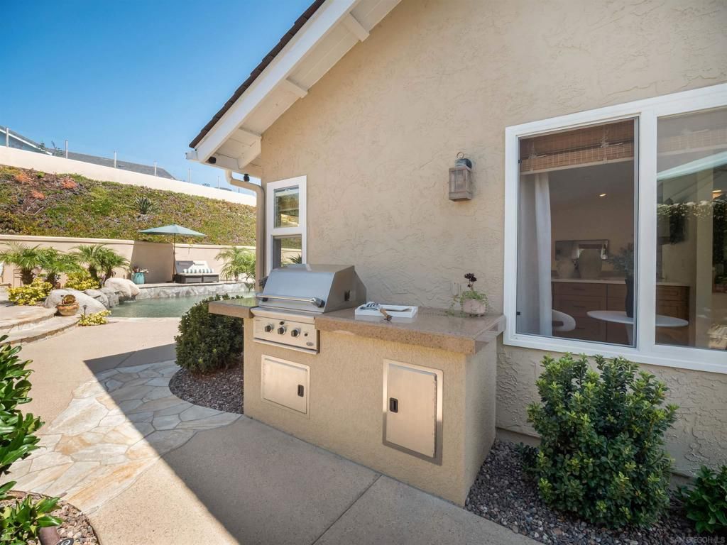 Image 24 of property listing at 1022 Daisy Avenue, Carlsbad, CA 92011