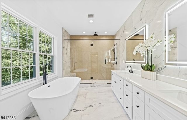 13 Penwood Rd, Livingston Twp., NJ 07039