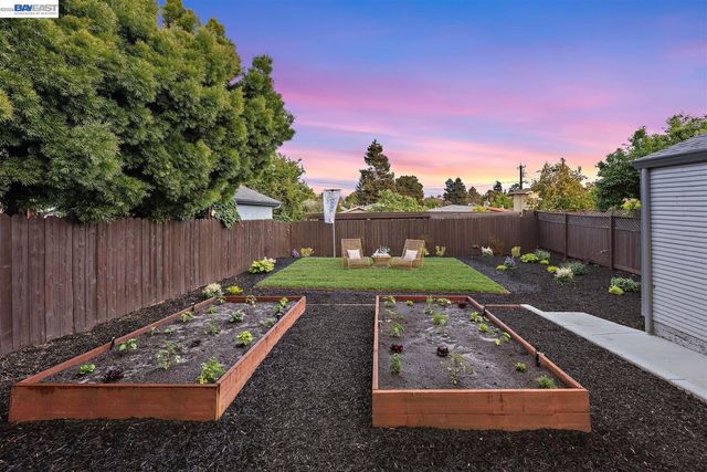 2242 39th Ave, Oakland, CA 94601