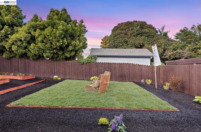 2242 39th Ave, Oakland, CA 94601