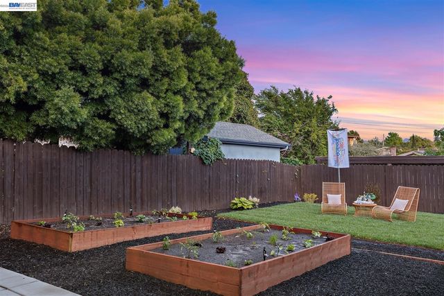 2242 39th Ave, Oakland, CA 94601