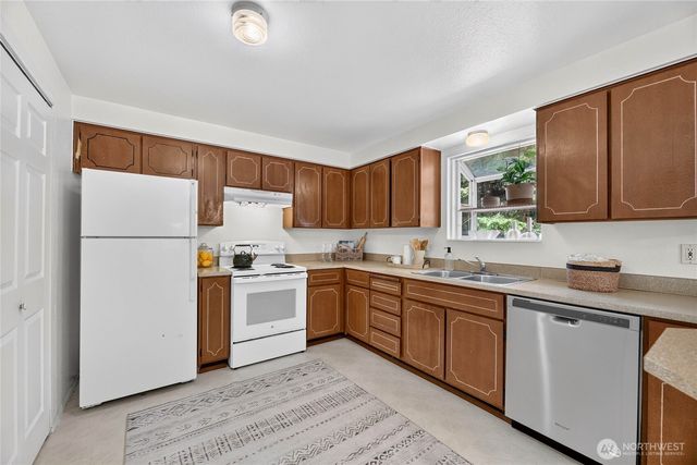 528 SW 118th Street, Seattle, WA 98146