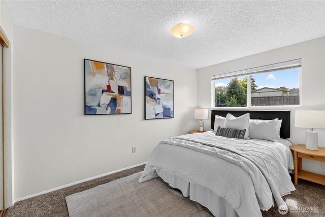 528 SW 118th Street, Seattle, WA 98146
