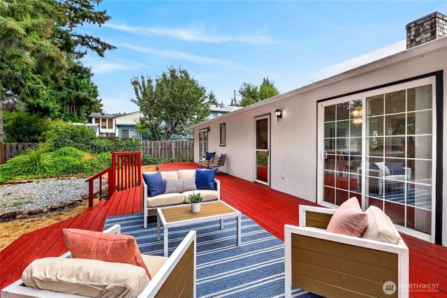 528 SW 118th Street, Seattle, WA 98146
