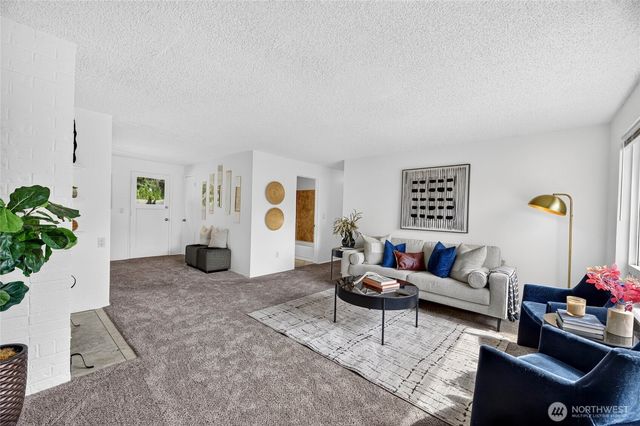 528 SW 118th Street, Seattle, WA 98146