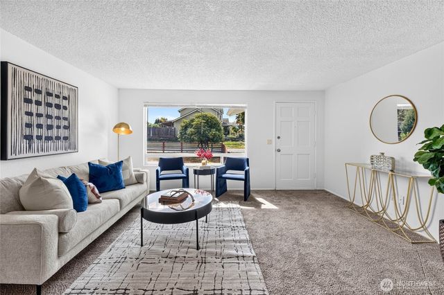 528 SW 118th Street, Seattle, WA 98146