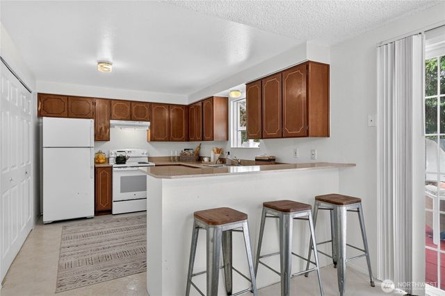 528 SW 118th Street, Seattle, WA 98146