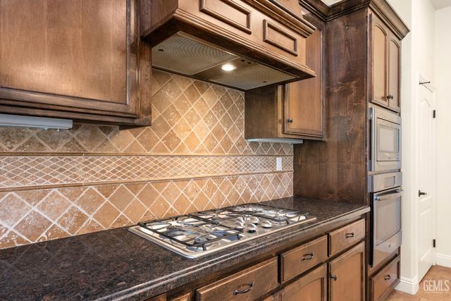 760 Brookside Drive, Shafter, CA 93263